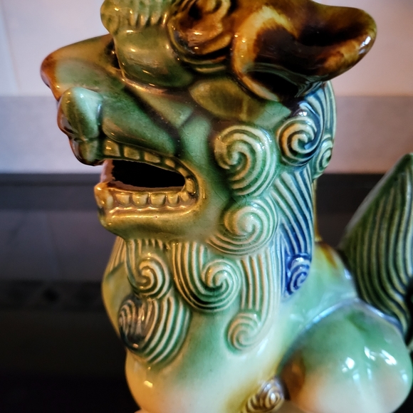 Pair of Chinese Polychrome Ceramic Glaze Foo Dogs - Picture 15 of 16